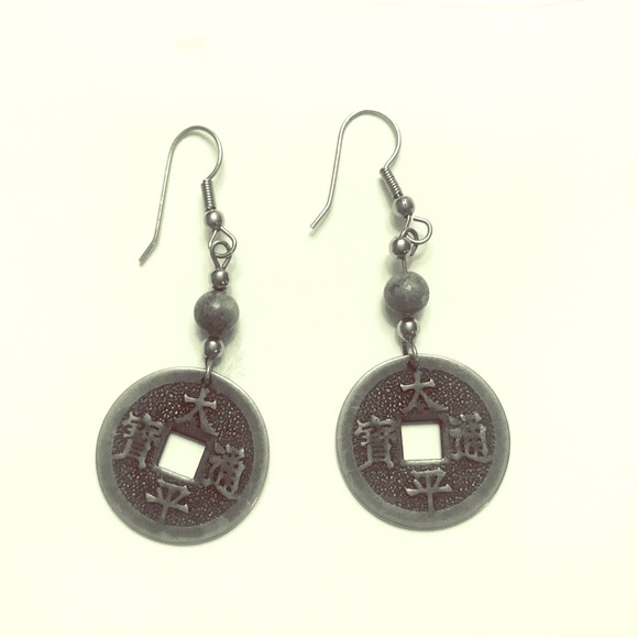 earring - Picture 1 of 1